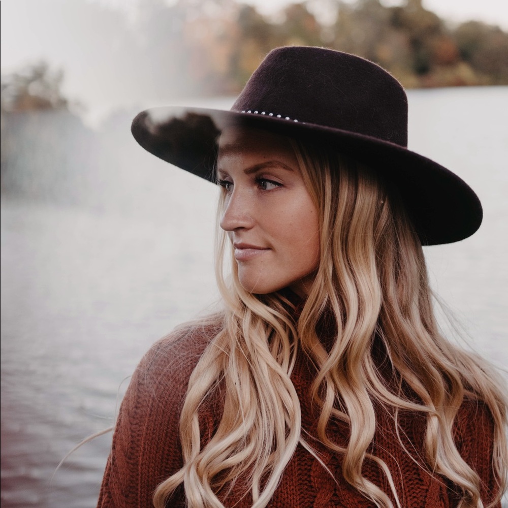 Meet your Posher, Brooke